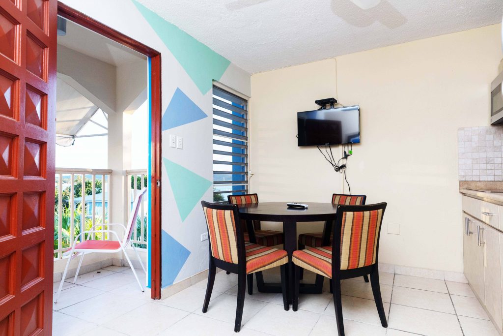 Deluxe Quadruple Bedroom With Kitchen_2