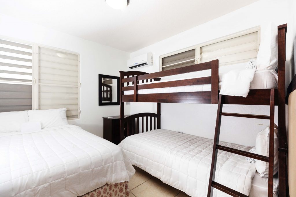 Deluxe Quadruple Bedroom With Kitchen_Bed